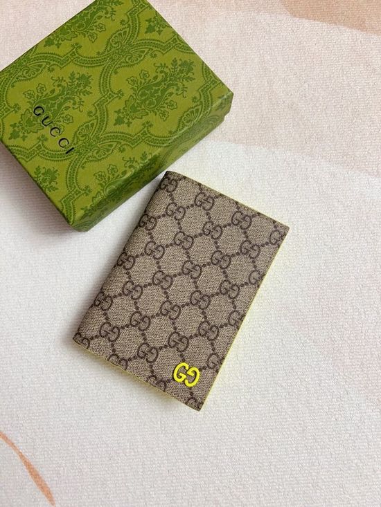 Gucci GG Supreme Canvas Passport Holder 795229