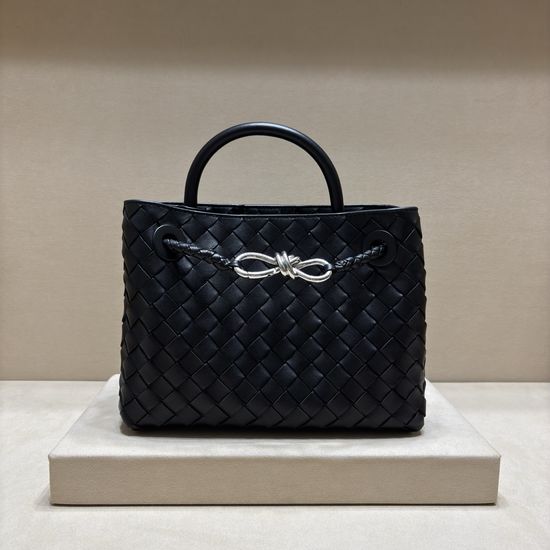 Bottega Veneta Intrecciato Woven Small Tote Bag 7463