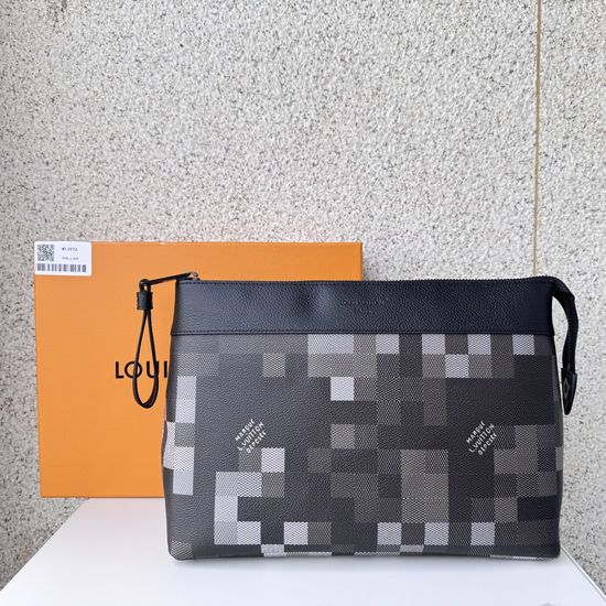 Louis Vuitton Pochette Voyage Souple Damier Canvas Clutch M14926