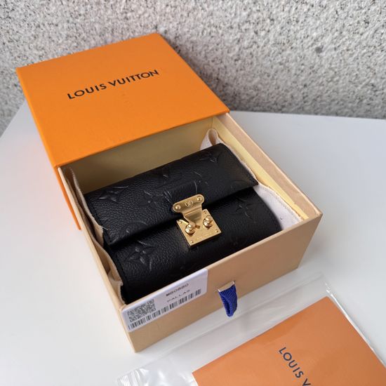 Louis Vuitton Metis Short Wallet M80880