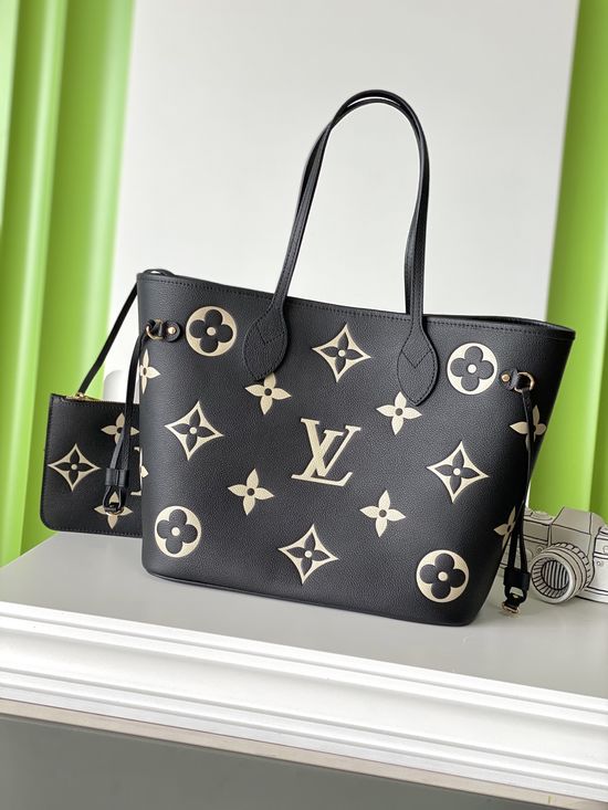 Louis Vuitton NEVERFULL Leather Tote M58907