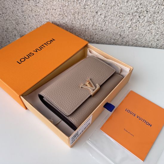 Louis Vuitton Capucines Compact Taurillon Leather Wallet M62157