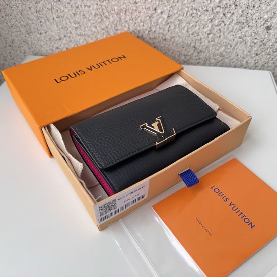 Louis Vuitton Capucines Compact Taurillon Leather Wallet M62157