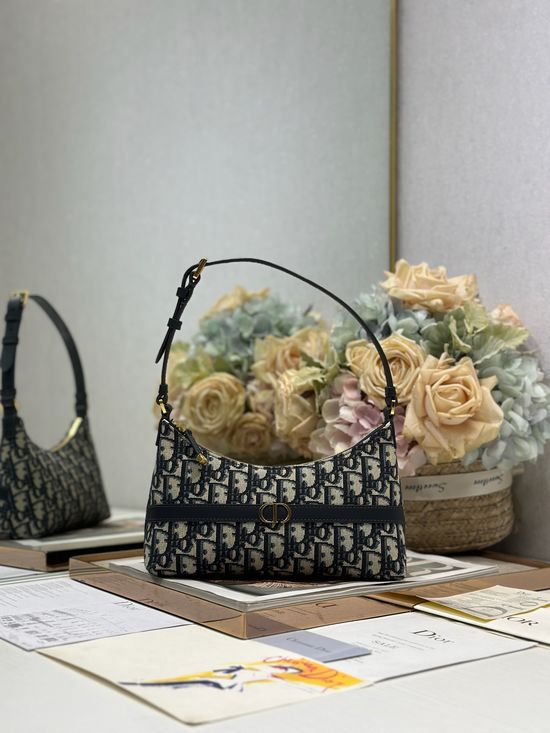 Christian Dior 30 Montaigne Oblique Mini Shoulder Bag 2381