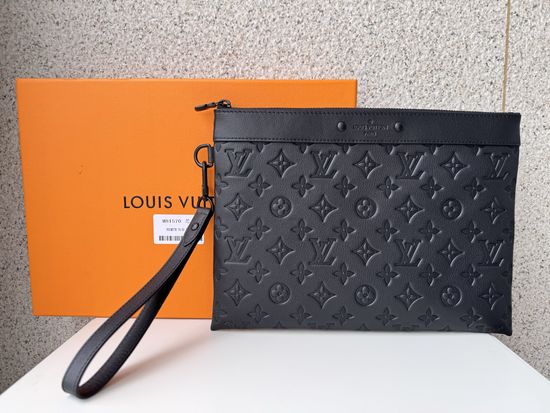 Louis Vuitton Pochette To-Go Clutch M81570