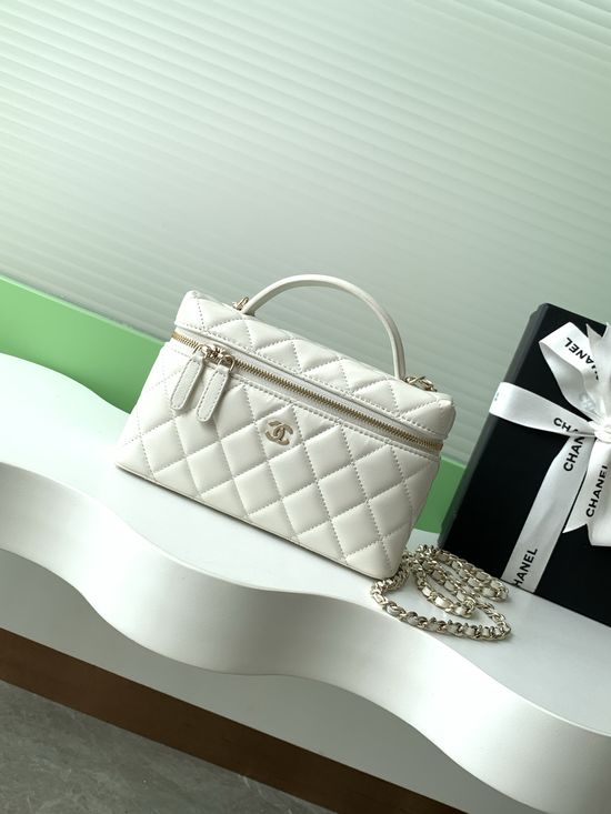Chanel Lambskin Chain Clutch Bag AP4485