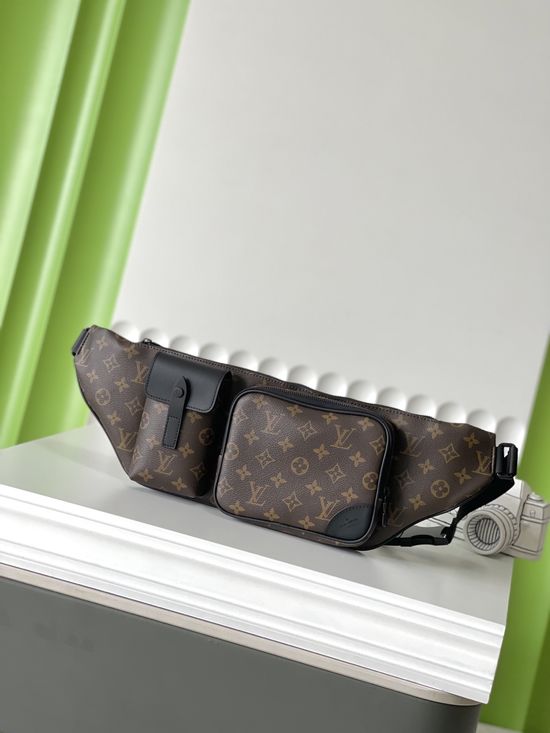 Louis Vuitton Monogram Christopher Waist Bag M45337