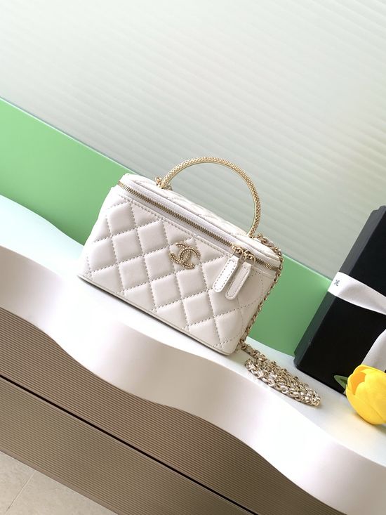 Chanel Vanity Case Rhinestone Double C AP4942