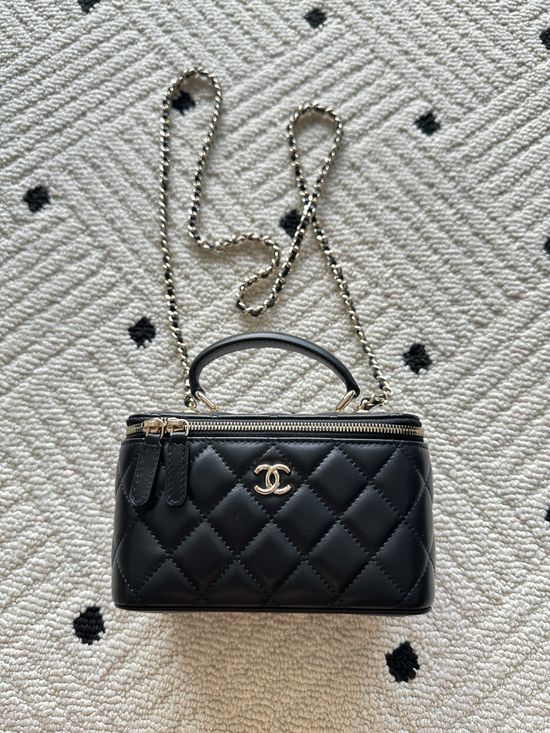 Chanel Classic Lambskin Shoulder Bag AP4272