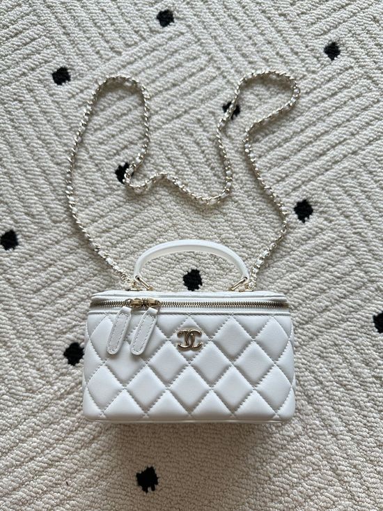 Chanel Classic Lambskin Shoulder Bag AP4272