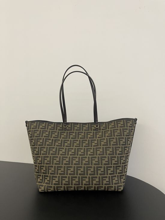 Fendi Roll Reversible Tote Bag 335