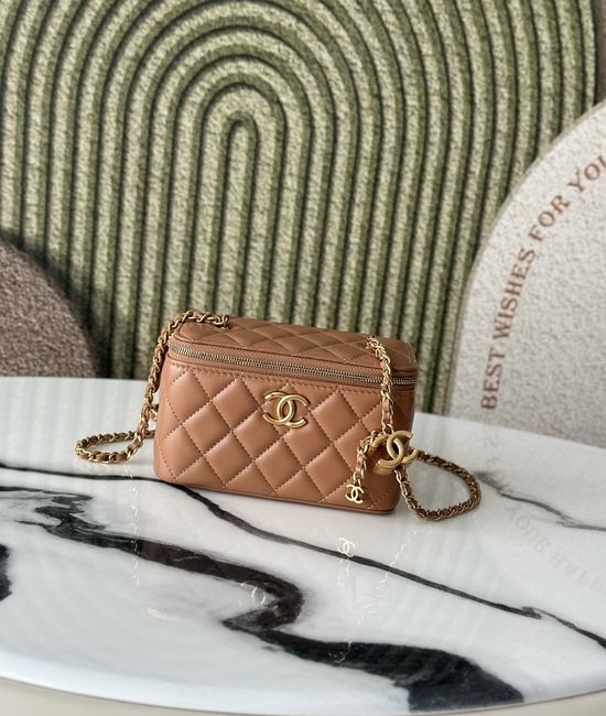 Chanel Vanity Quilted Lambskin Crossbody Bag 66071
