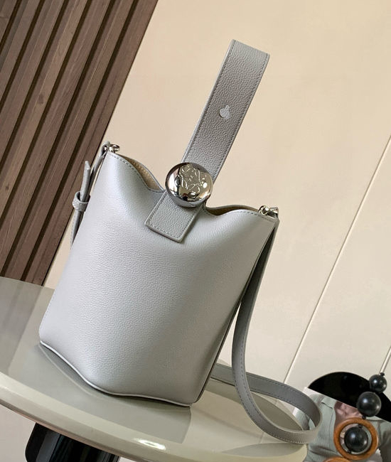 Loewe Pebble Bucket Mini Leather Handbag 9047