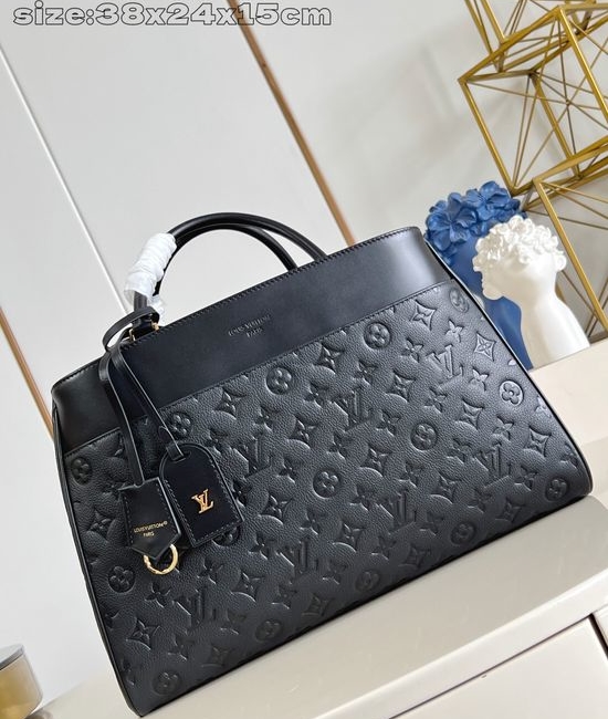Louis Vuitton LV Avenue Monogram Handbag M25575