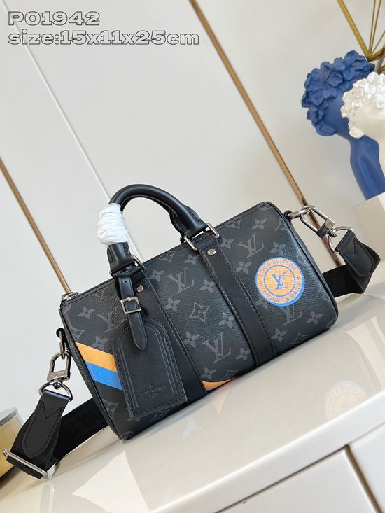 Louis Vuitton Keepall Handbag P01942