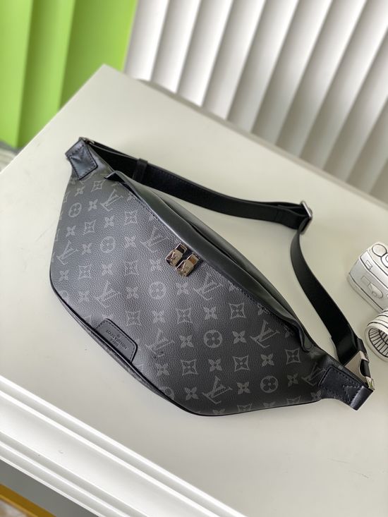 Louis Vuitton DISCOVERY Bumbag M44336
