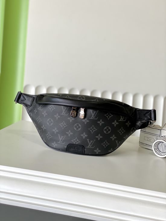 Louis Vuitton DISCOVERY Black Monogram Bum Bag M46035