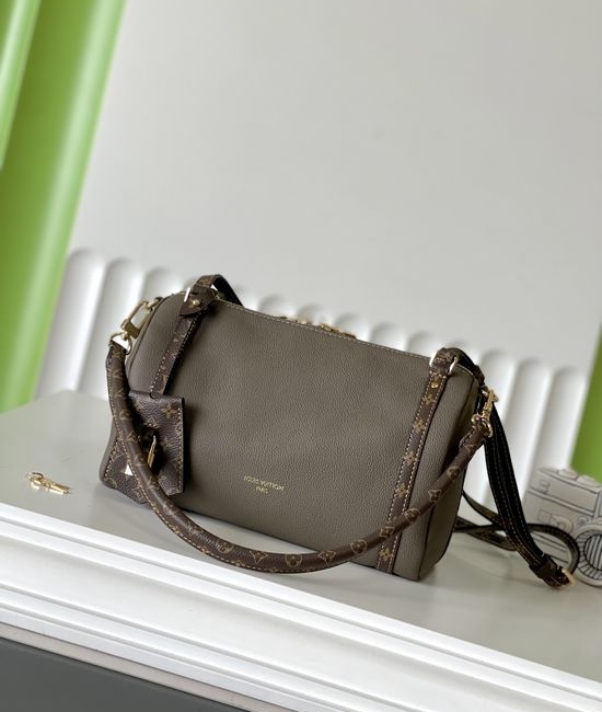 Louis Vuitton LV EXPRESS Leather Duffle Bag M26360