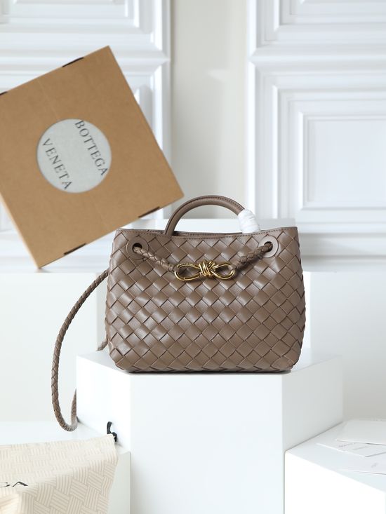 Bottega Veneta Andiamo Classic Woven Bag 766014