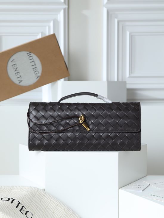 BV Andiamo Evening Clutch Elegant and Spacious 741511