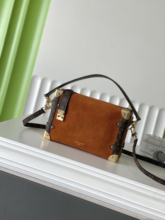 LOUIS VUITTON Side Trunk Bag M15072