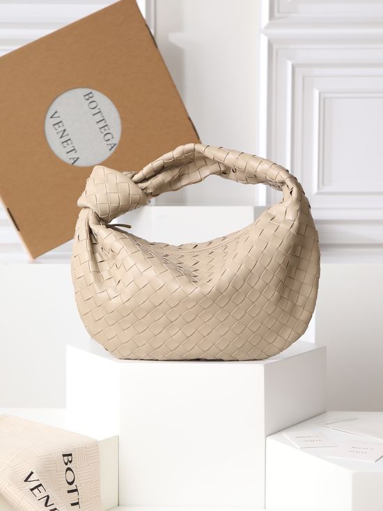 Bottega Veneta Jodie Structured Durable Handbag 690225