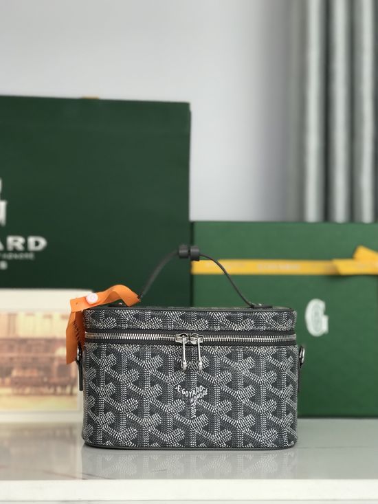 Goyard MUSE Mini Cosmetic Bag Detachable Strap 020253-1