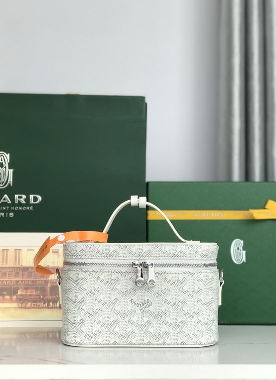 Goyard MUSE Mini Cosmetic Bag Detachable Strap 020253-1