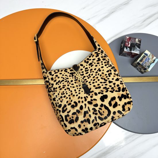 Yves Saint Laurent LE 5 A 7 Leopard Print Tote 713938