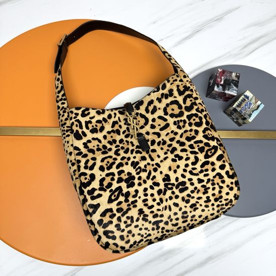 Yves Saint Laurent LE 5 A 7 Tote Handbag 753837