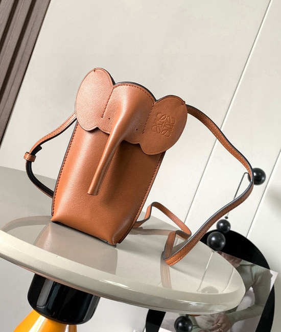 Loewe Elephant Series Leather Crossbody Phone Bag 9200