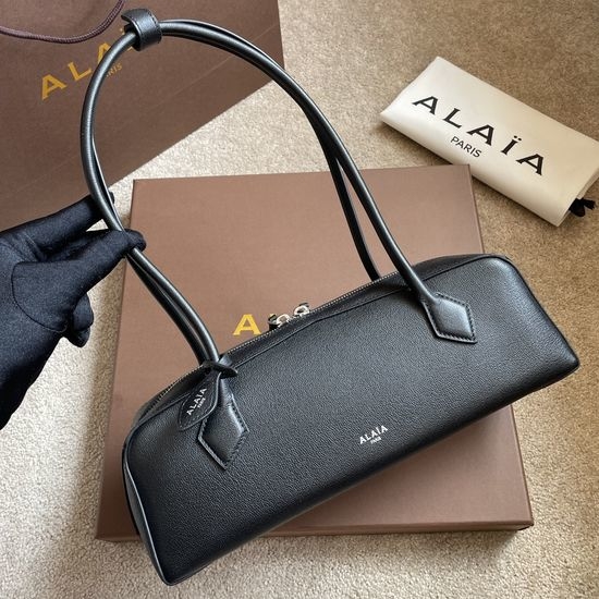 Alaia Le Teckel Shoulder Bag 115489