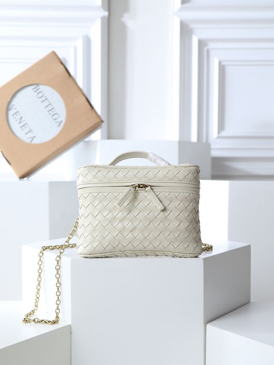 Bottega Veneta Soft Vanity Woven Bag 843800