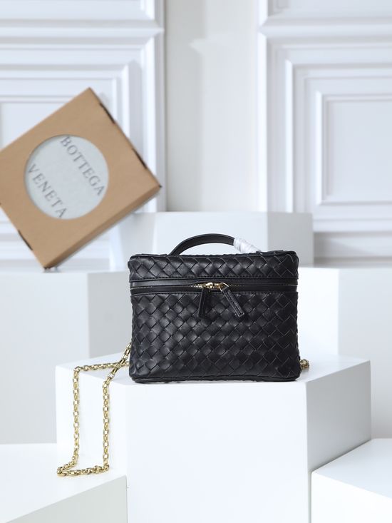 Bottega Veneta Soft Vanity Bag 843800
