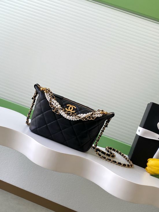 Chanel 26C Pearl Chain Lunch Box Bag AS5898