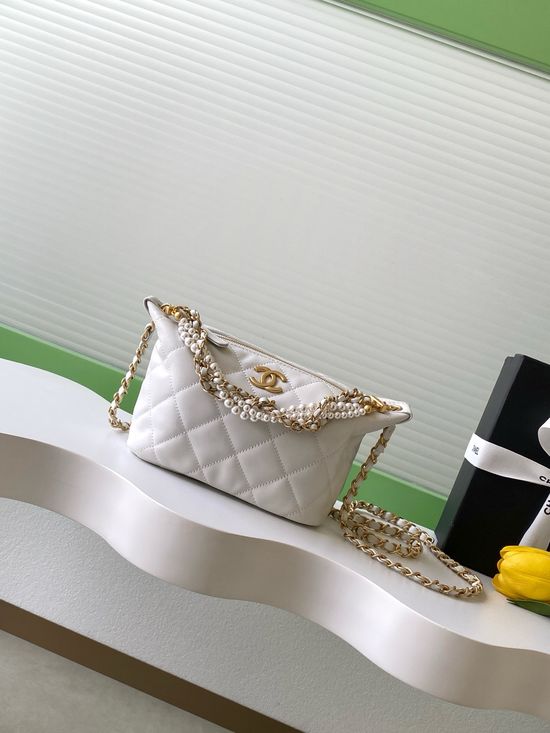 Chanel 26C Pearl Chain Lunch Box Bag AS5898