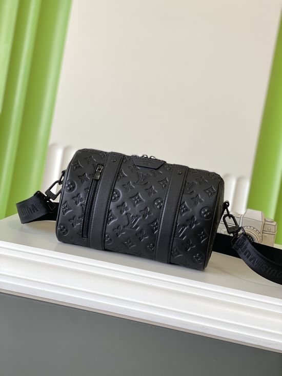 Louis Vuitton CITY KEEPALL Leather M26750