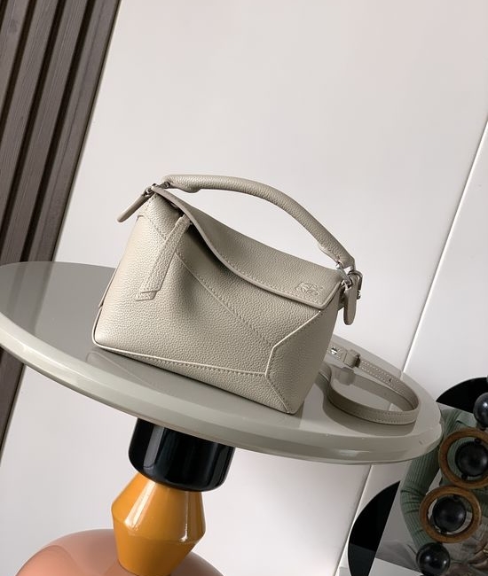 Loewe Puzzle Grained Leather Handbag 9310 8003