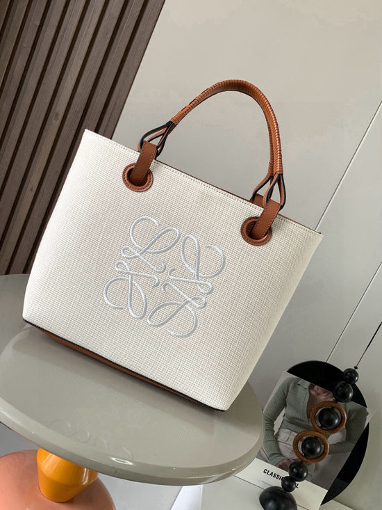 Loewe Anagram Tote Medium Leather Handbag 9300