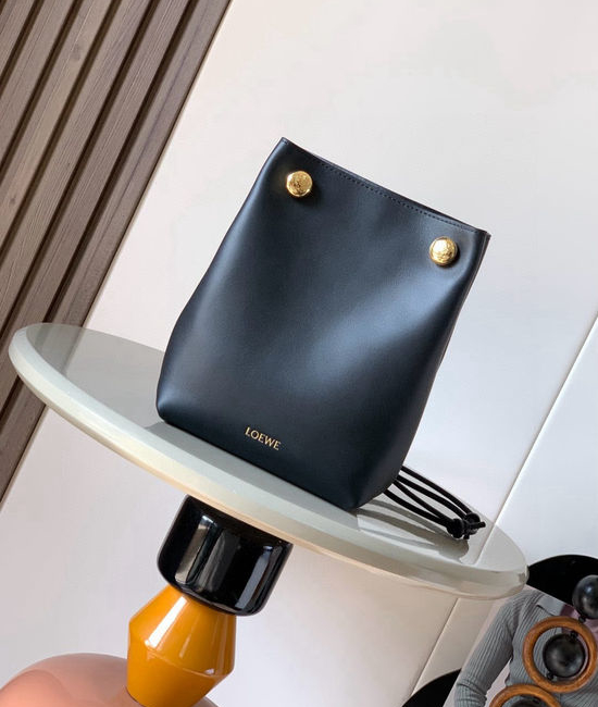 Loewe Pebble Small Leather Pouch with Adjustable Strap 9092