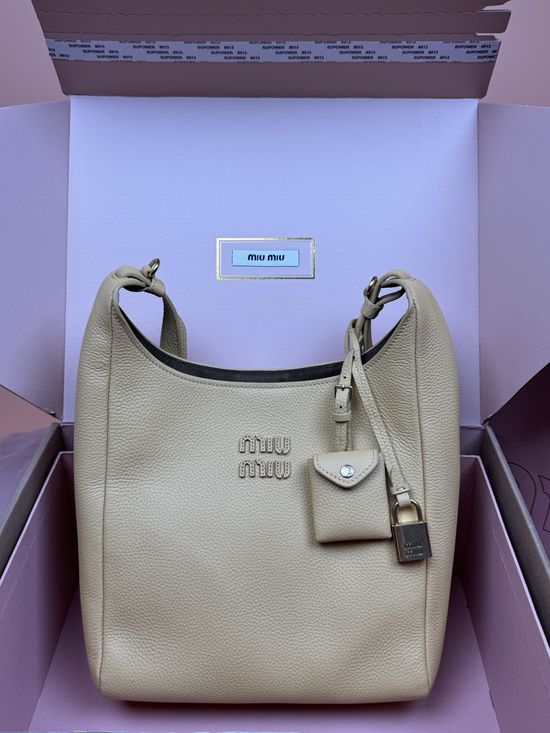 Miu Miu Isetan Limited Hobo Bag _5BB098