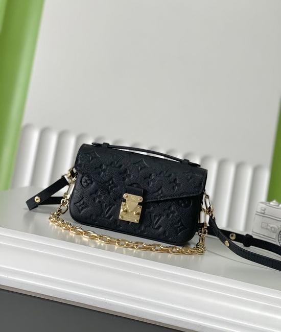 Louis Vuitton LV Pochette Full Leather Messenger Bag M46595