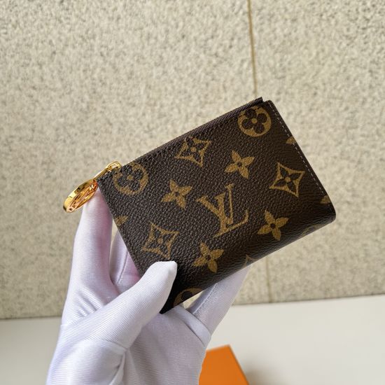 Louis Vuitton Portefeuille Lisa Monogram Wallet M82383