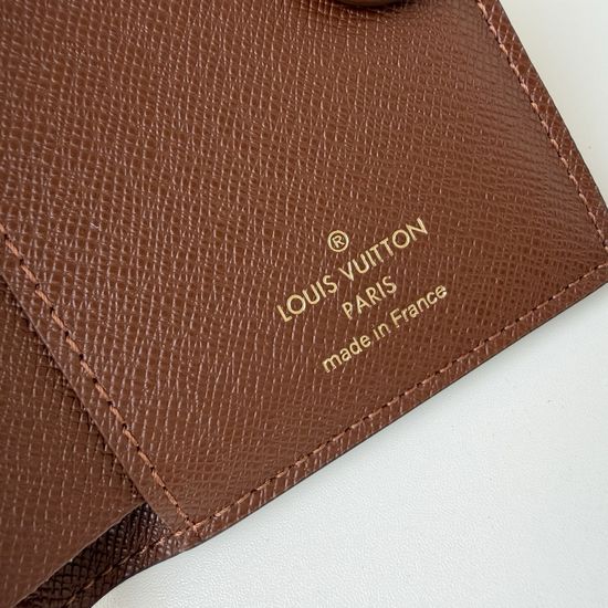 Louis Vuitton Portefeuille Lisa Monogram Wallet M82383