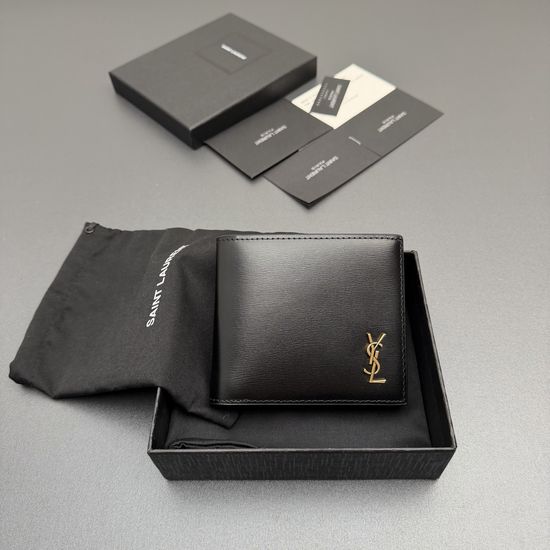 Yves Saint Laurent TINY LE CASSANDRE Leather Wallet 607727