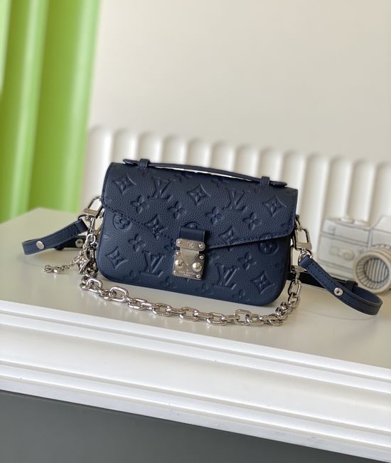 Louis Vuitton LV Messenger Bag Full Leather M26456