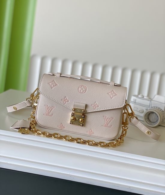 Louis Vuitton LV Messenger Bag Full Leather M27575