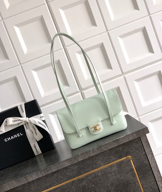 Chanel Vintage Twist Lock Shoulder Bag 5809