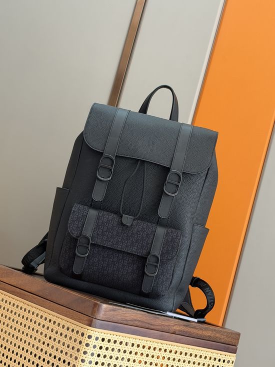 Christian Dior Daily Flap Leather Backpack 1ESBA93949