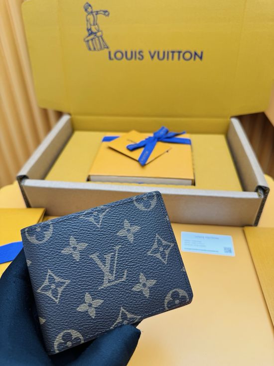 Louis Vuitton Monogram Coated Canvas Wallet M64002
